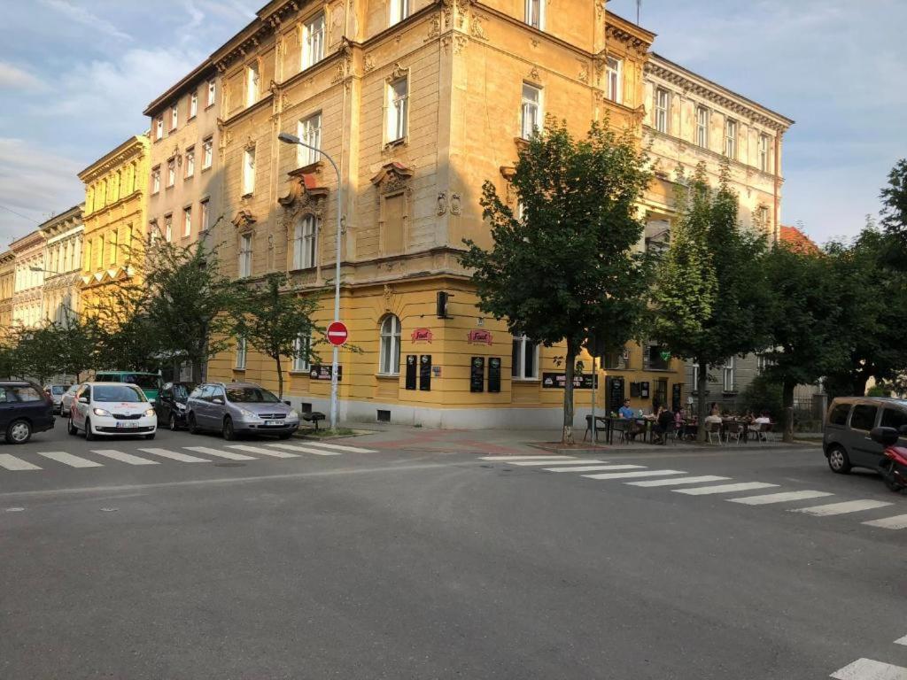 Apatrhostel Brno Zewnętrze zdjęcie
